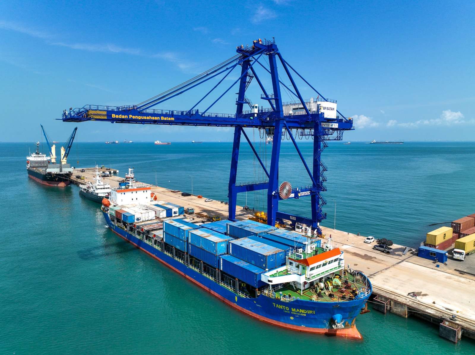 kapal kontainer